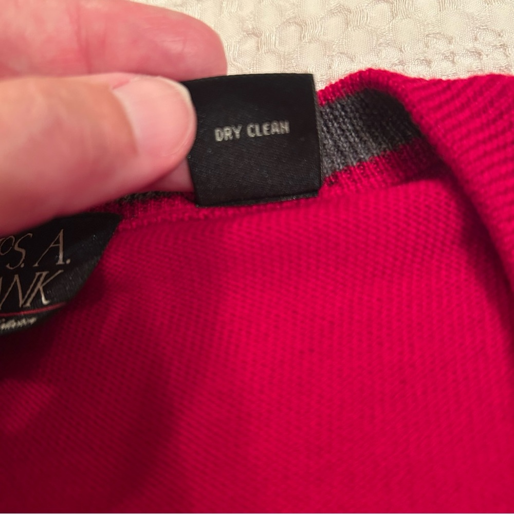 Jos. A. Bank V-Neck Sweater in Bold Red 100% Merino Wool - Picture 4 of 4